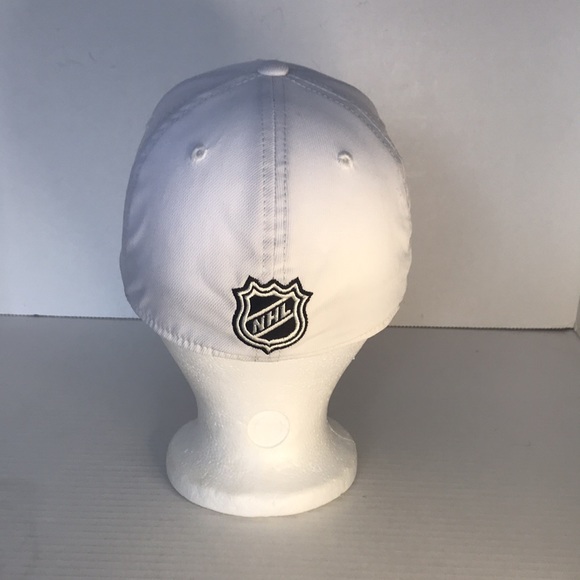 Reebok Youth Chicago Blackhawks SIGNED by Patrick Sharp #10 (2014) - Picture 5 of 9